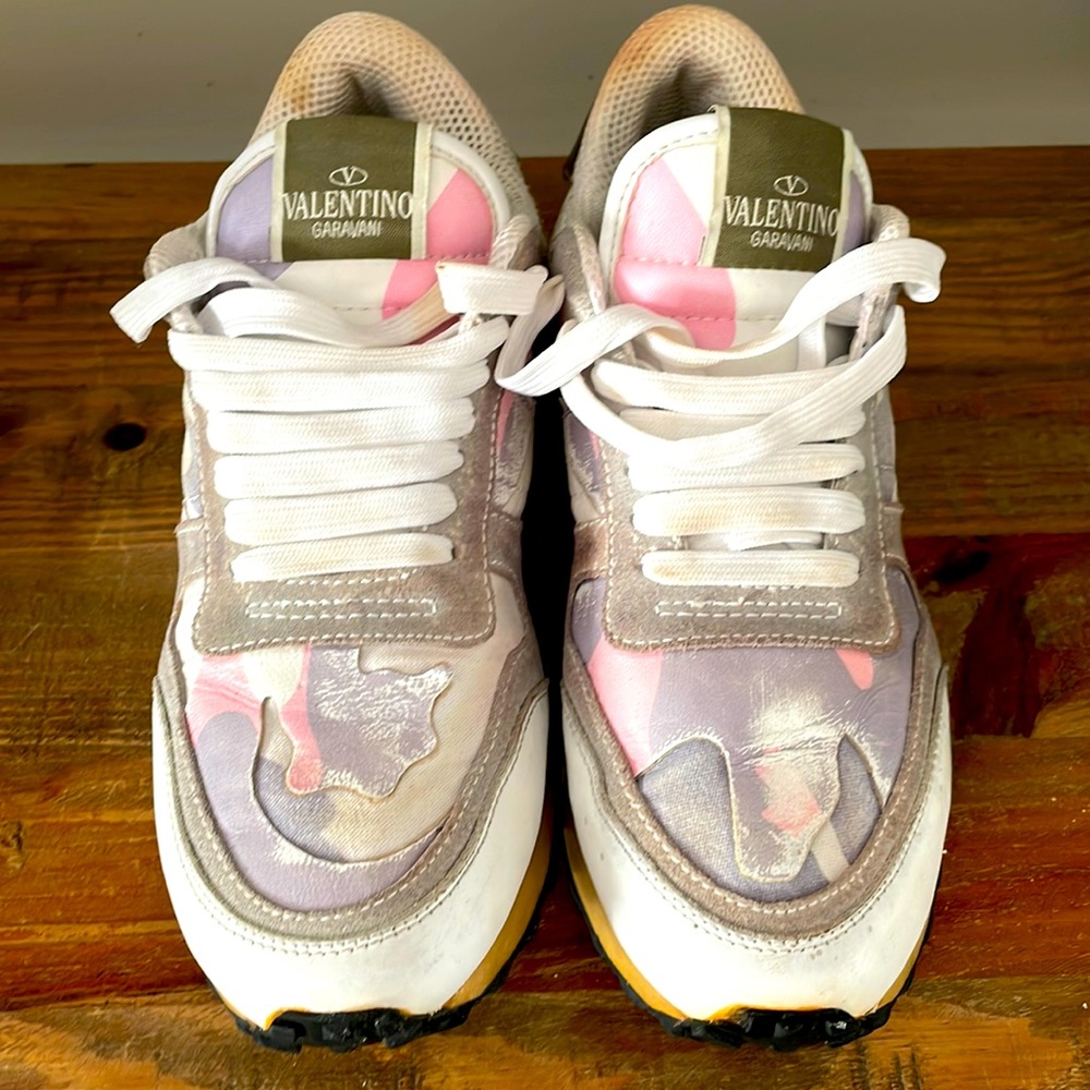 Valentino Garavani Rock Runner sneaker size 8  - read description!